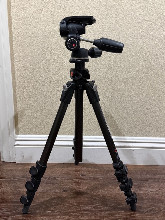 Manfrotto Other - Manfrotto 190CXPRO4  tripods made in Italy magnesium carbon fiber